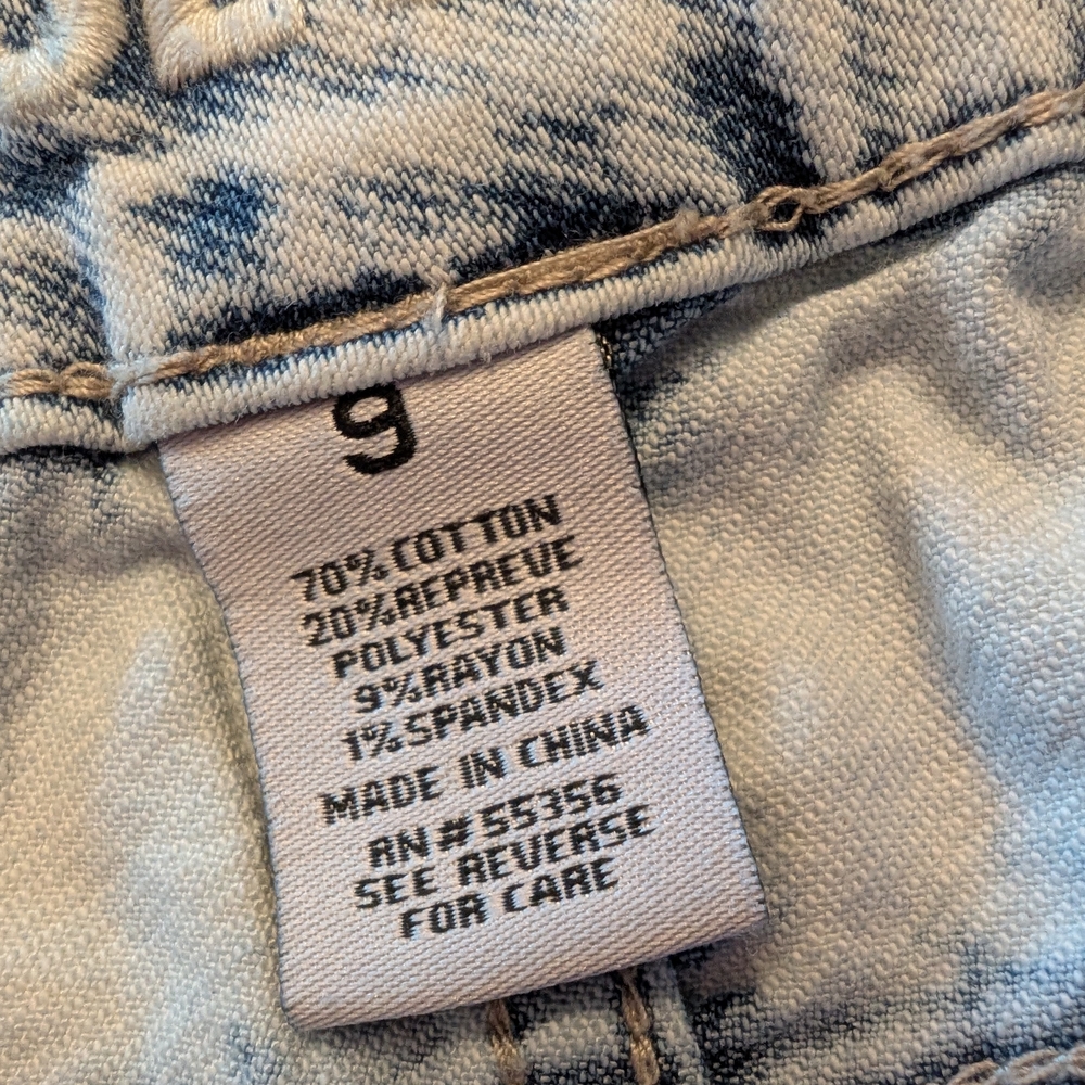 3 For $18 Denim Blue Women's Shorts - Picture 4 of 5